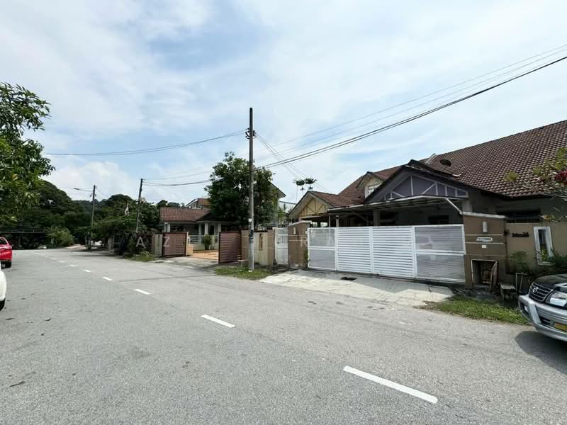 Semi-Detached House for Sale in Kampung Teras Jernang (Bangi) - Azli Ibrahim - Exterior - PropertyGuru.com.my