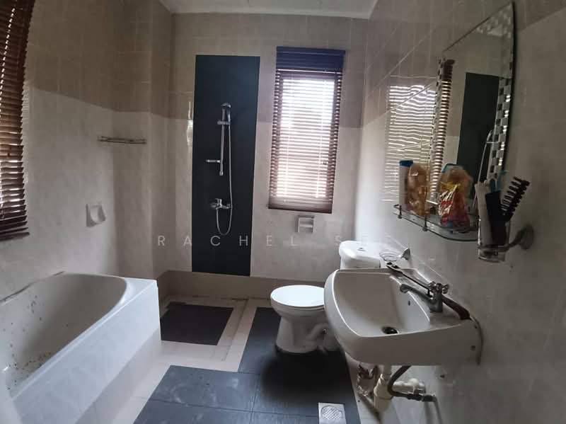 Bungalow for Sale in Leisure Farm (Gelang Patah) - Rachel See - Bathroom - PropertyGuru.com.my