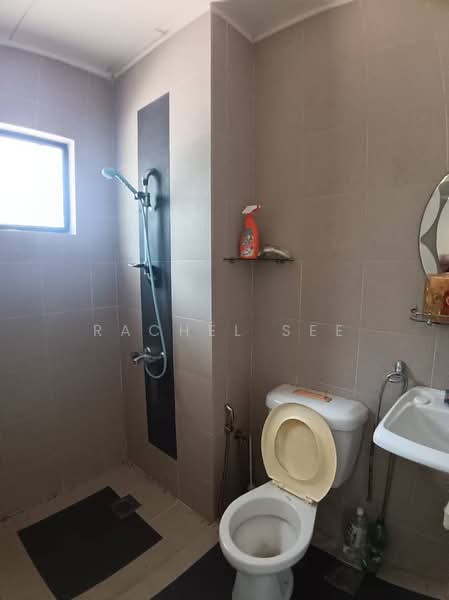 Bungalow for Sale in Leisure Farm (Gelang Patah) - Rachel See - Bathroom - PropertyGuru.com.my