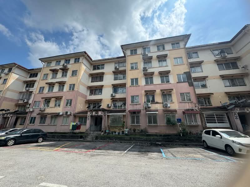 Pangsapuri untuk Dijual di saujana apartment - Masnizah Arifin - Exterior - PropertyGuru.com.my