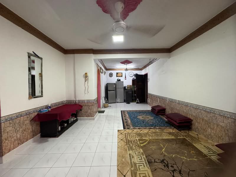 Pangsapuri untuk Dijual di saujana apartment - Masnizah Arifin - Living Room - PropertyGuru.com.my