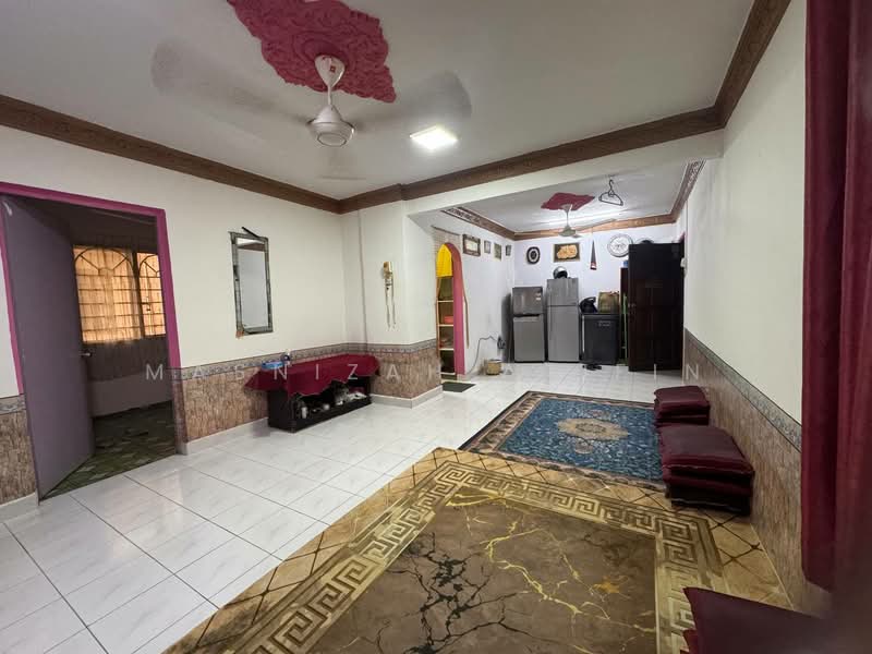 Pangsapuri untuk Dijual di saujana apartment - Masnizah Arifin - Living Room - PropertyGuru.com.my