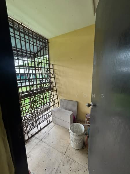 Rumah Flat untuk Dijual di Taman Desa Rakyat Perdana - Daniel Yong - Balcony - PropertyGuru.com.my