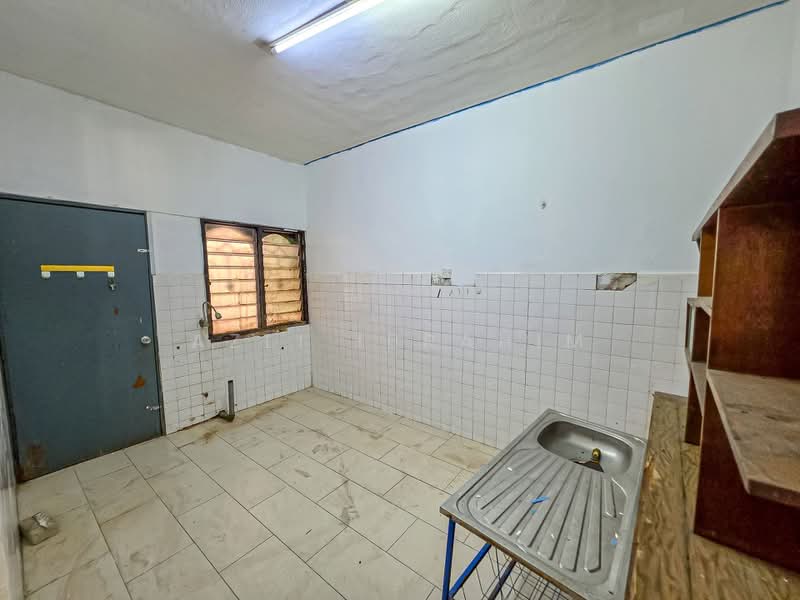 2-storey Terraced House for Sale in Taman Seraya (Ampang) - Azli Ibrahim - Kitchen - PropertyGuru.com.my