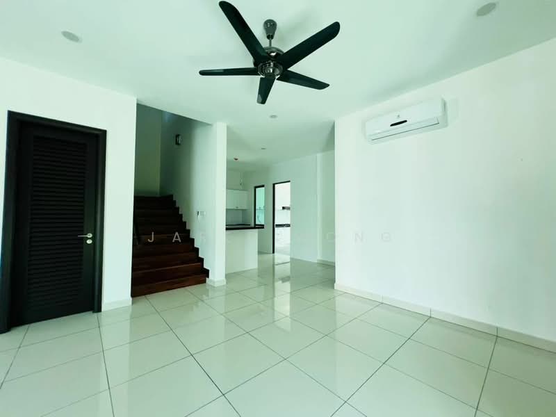 Semi-Detached House for Rent in Cyberjaya (Selangor) - Jared Wong - Living Room - PropertyGuru.com.my