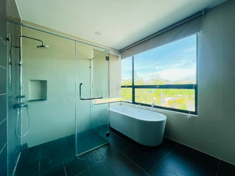 Semi-Detached House for Rent in Cyberjaya (Selangor) - Jared Wong - Bathroom - PropertyGuru.com.my
