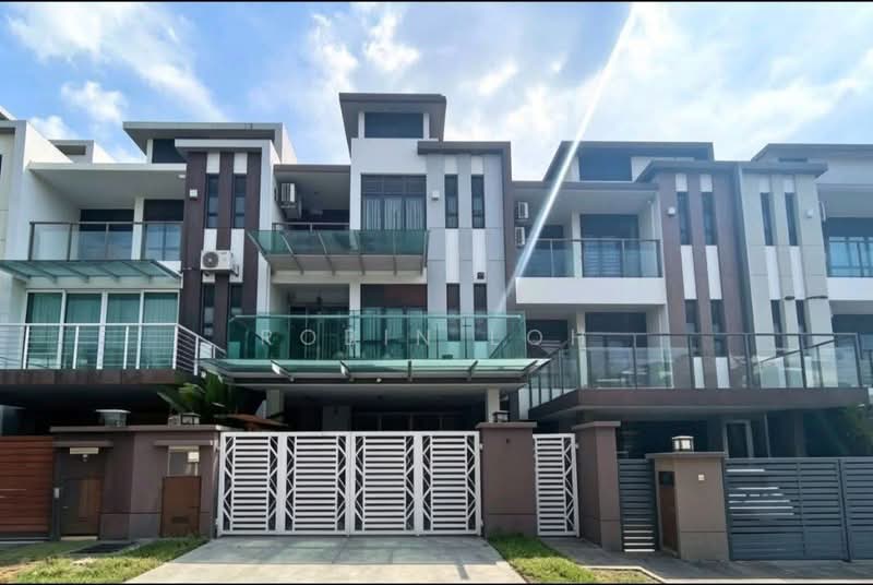 2.5-storey Terraced House for Sale in Subang Heights (Subang Jaya) - Robin Loh - PropertyGuru.com.my