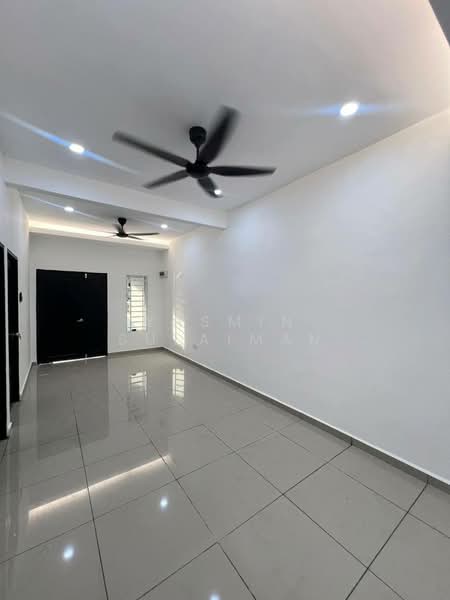 Terraced House for Sale in Taman Desa Rhu (Sikamat) - Yasmin Sulaiman - Living Room - PropertyGuru.com.my
