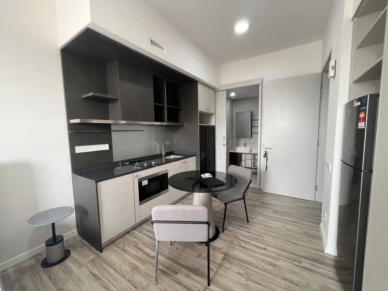 Service Residence for Sale at Millerz Square Serviced Residence - Jason Lai - Kitchen - PropertyGuru.com.my