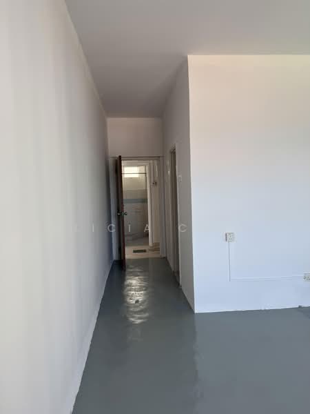 Condominium for Sale at Bay View Villas - Alicia Chan - Corridor - PropertyGuru.com.my