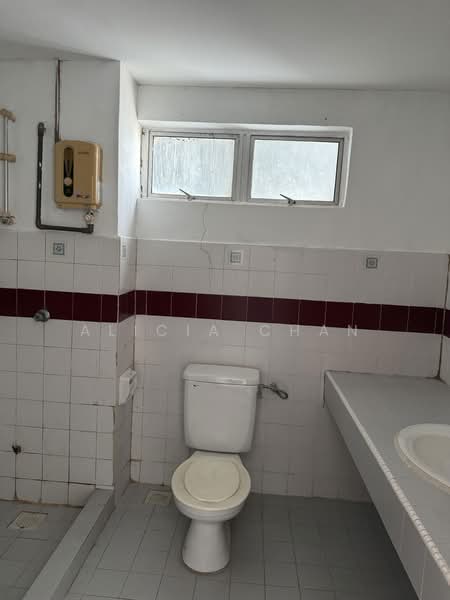 Condominium for Sale at Bay View Villas - Alicia Chan - Bathroom - PropertyGuru.com.my