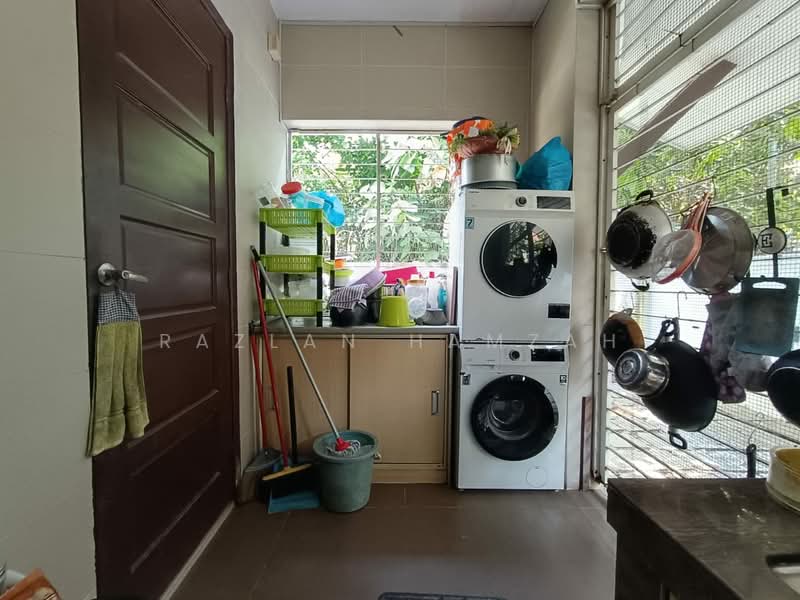 Rumah Banglo untuk Dijual di Kuang (Selangor) - Razlan Hamzah - Kitchen - PropertyGuru.com.my