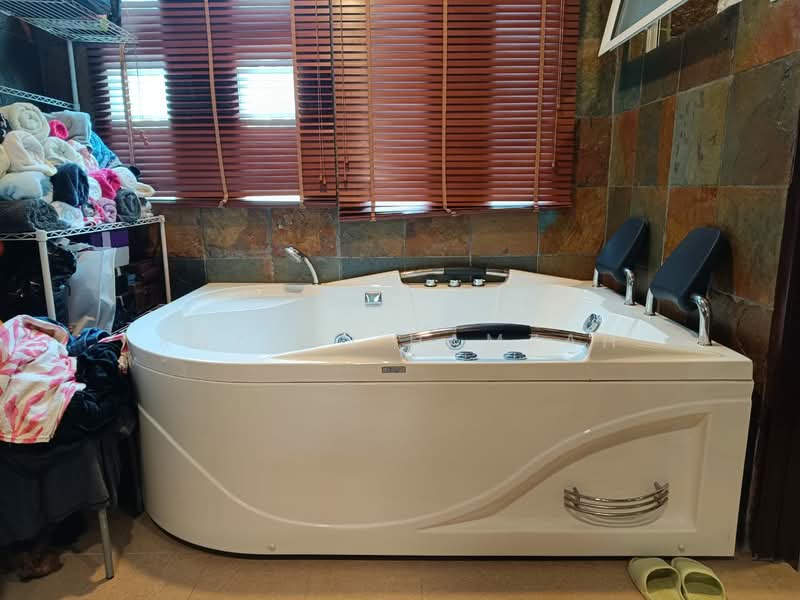 Rumah Banglo untuk Dijual di Kuang (Selangor) - Razlan Hamzah - Bathroom - PropertyGuru.com.my