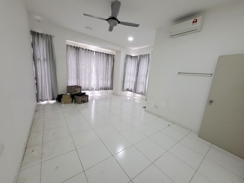 2-storey Terraced House for Sale in Bandar Tasik Puteri (Rawang) - Liliey Fitri - Living Room - PropertyGuru.com.my