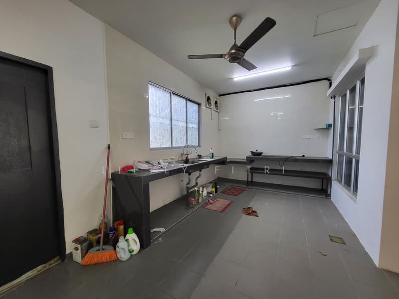 2-storey Terraced House for Sale in Bandar Tasik Puteri (Rawang) - Liliey Fitri - Kitchen - PropertyGuru.com.my