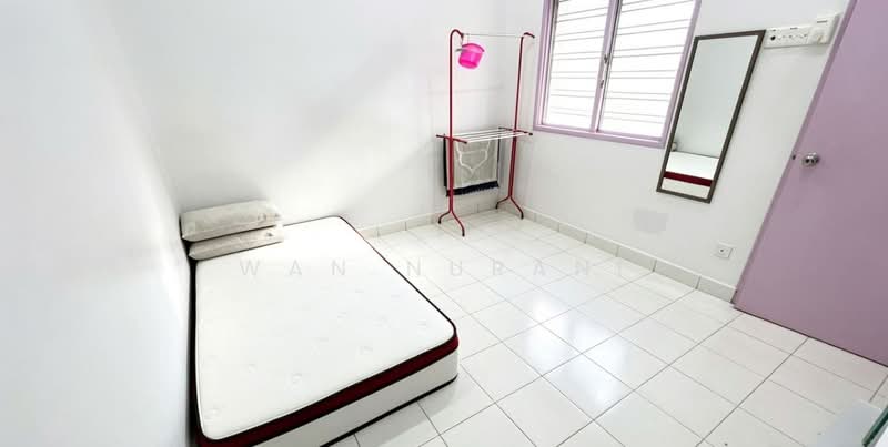 1-storey Terraced House for Sale in Taman Pelangi Semenyih (Semenyih) - Wan Nurani - PropertyGuru.com.my