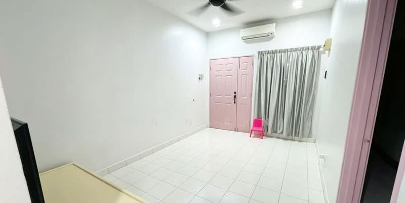 1-storey Terraced House for Sale in Taman Pelangi Semenyih (Semenyih) - Wan Nurani - PropertyGuru.com.my