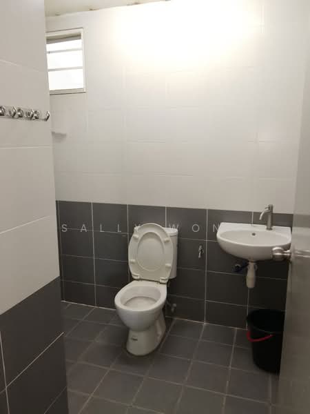 Kondominium untuk Disewa di Aman Heights Condominium - Sally Wong - Bathroom - PropertyGuru.com.my