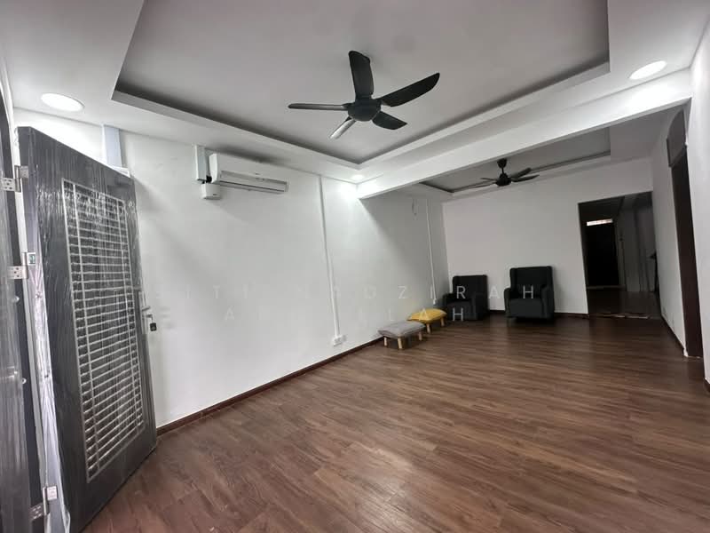 Rumah Teres 1 Tingkat untuk Disewa di Ampang Jaya (Ampang) - Siti Nadzirah Abdullah - Living Room - PropertyGuru.com.my