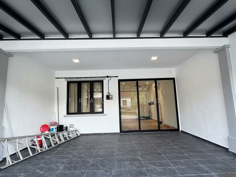 Rumah Teres 1 Tingkat untuk Dijual di Taman Bunga Sejati (Rantau) - Tracy Ong - Car Park - PropertyGuru.com.my