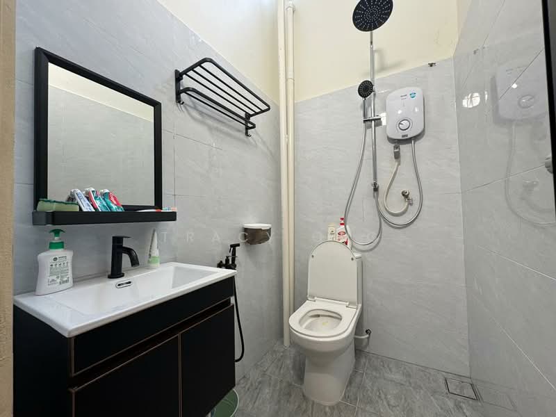 Rumah Teres 1 Tingkat untuk Dijual di Taman Bunga Sejati (Rantau) - Tracy Ong - Bathroom - PropertyGuru.com.my