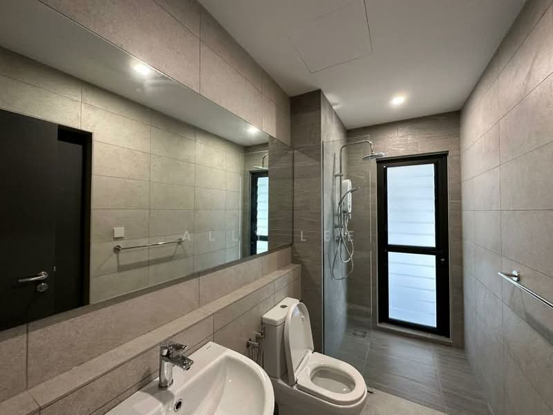 Servis Apartment untuk Disewa di Atwater : Service Residences - Ally Lee - Bathroom - PropertyGuru.com.my