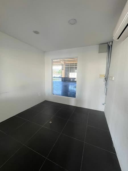 Retail Space for Rent in Plentong (Johor) - Sky Tan - Interior - PropertyGuru.com.my