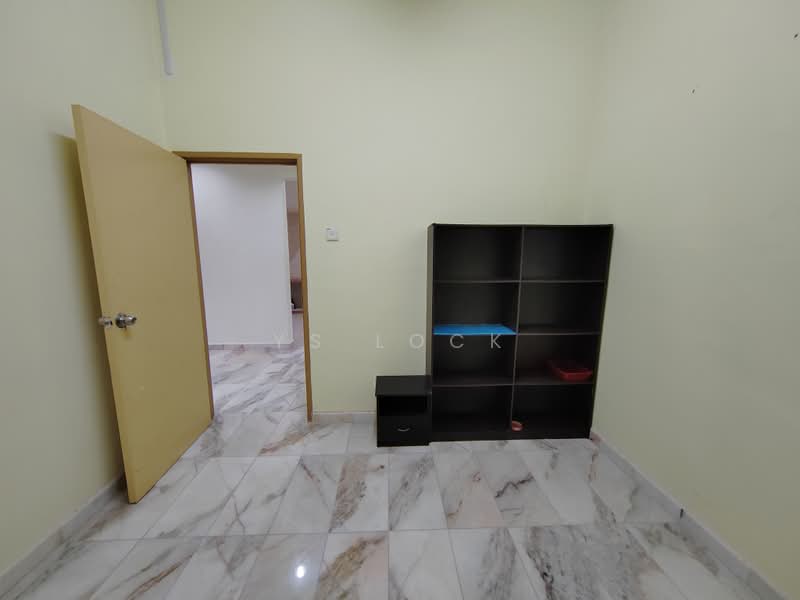 Rumah Banglo untuk Disewa di Taman Sri Pulai (Sikamat) - YS Lock - Interior - PropertyGuru.com.my
