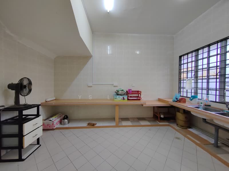 Rumah Banglo untuk Disewa di Taman Sri Pulai (Sikamat) - YS Lock - Kitchen - PropertyGuru.com.my