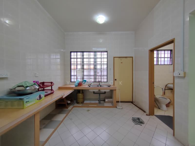 Rumah Banglo untuk Disewa di Taman Sri Pulai (Sikamat) - YS Lock - Kitchen - PropertyGuru.com.my