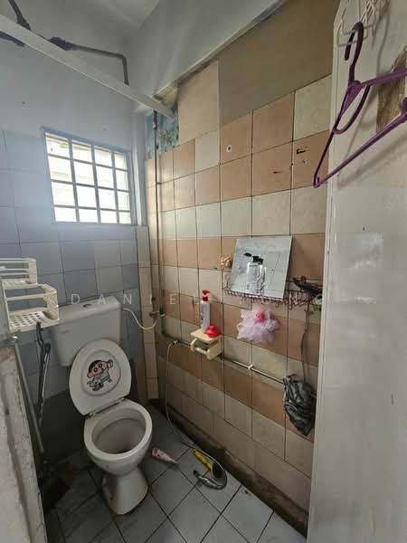 Flat for Sale at Taman Melawati - Daniel Yong - Bathroom - PropertyGuru.com.my