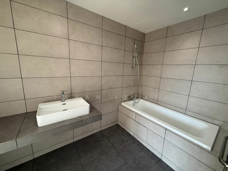 Rumah Teres 2 Tingkat untuk Dijual di Taman Puchong Prima (Puchong) - Farah Izzati - Bathroom - PropertyGuru.com.my