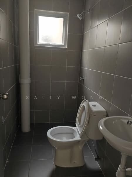 Pangsapuri untuk Disewa di Pangsapuri Sena - Sally Wong - Bathroom - PropertyGuru.com.my