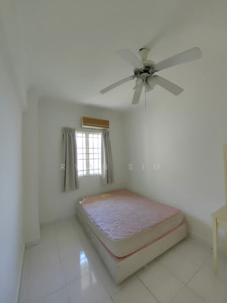 Condominium for Rent at Gold Coast Resort Condominium - Ryan Sim - Bedroom - PropertyGuru.com.my