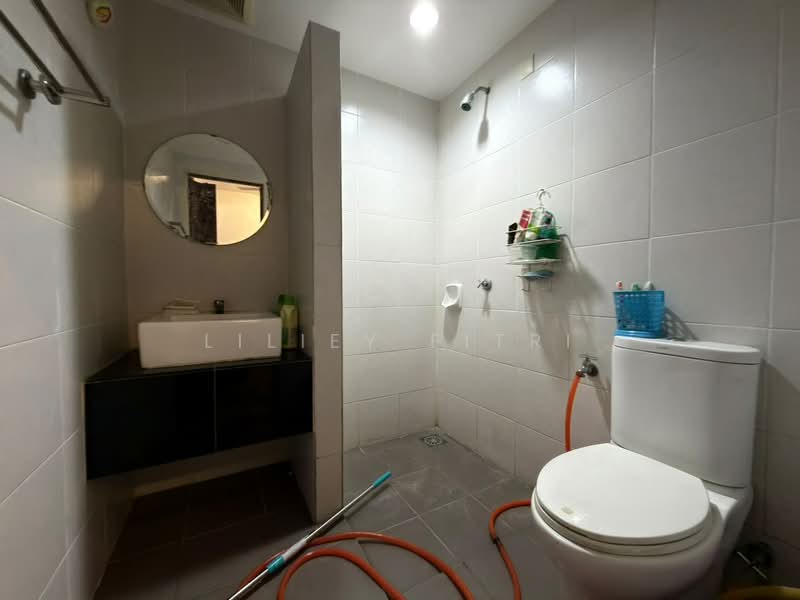 2-storey Terraced House for Sale in M Residence (Rawang) - Liliey Fitri - Bathroom - PropertyGuru.com.my