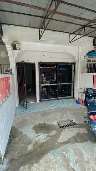 Rumah Teres 2 Tingkat untuk Disewa di PJS 2, Taman Sri Medan (Petaling Jaya) - Daniel Tan - Exterior - PropertyGuru.com.my