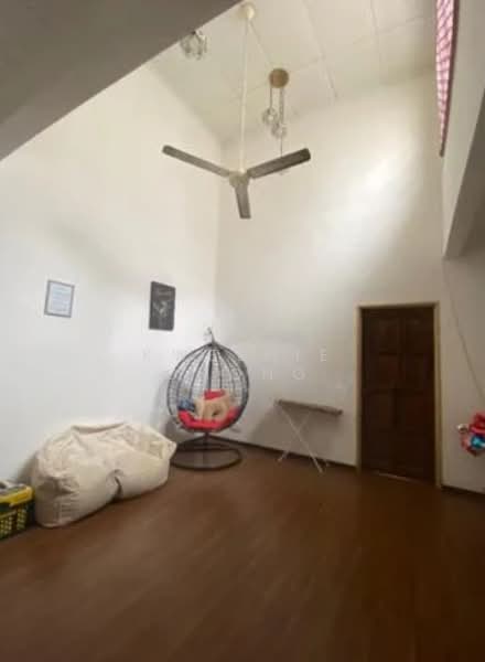 2-storey Terraced House for Sale in Bandar Tun Hussein Onn (Cheras) - Kweenie Chong - Living Room - PropertyGuru.com.my