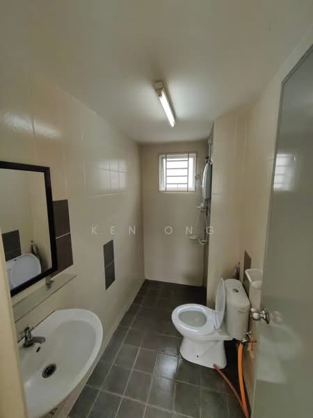 Apartment for Rent at Seri Baiduri - Ken Ong - Bathroom - PropertyGuru.com.my