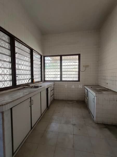 Semi-Detached House for Sale in Taman Mansion (Ipoh) - Jeff Tan - Kitchen - PropertyGuru.com.my