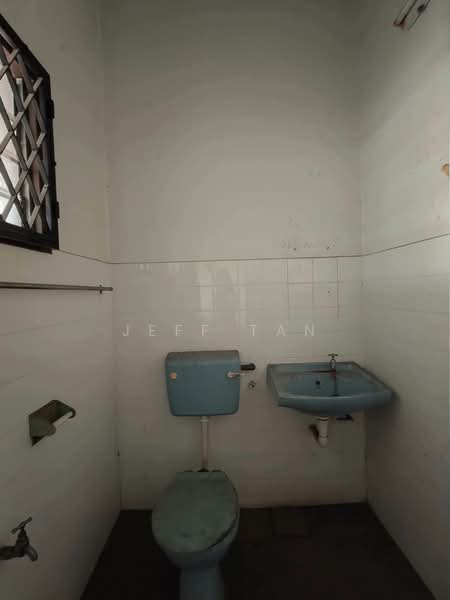 Semi-Detached House for Sale in Taman Mansion (Ipoh) - Jeff Tan - Bathroom - PropertyGuru.com.my