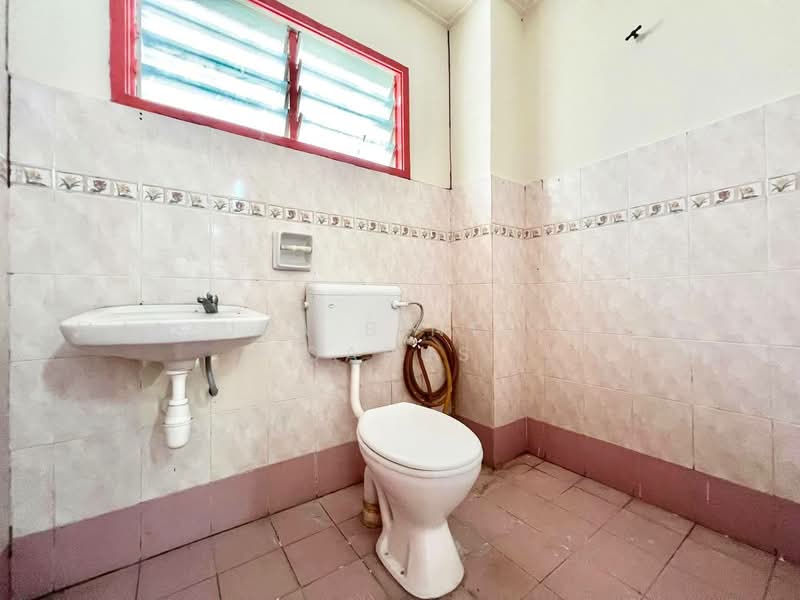 Rumah Teres 2 Tingkat untuk Dijual di Taman Pelangi Semenyih (Semenyih) - Maizura binti Mohd Darus - Bathroom - PropertyGuru.com.my