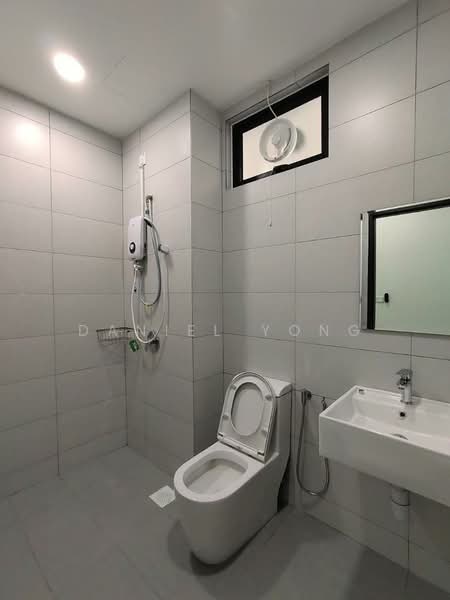 Servis Apartment untuk Dijual di Meldrum Heights (Residensi Meldrum) - Daniel Yong - Bathroom - PropertyGuru.com.my