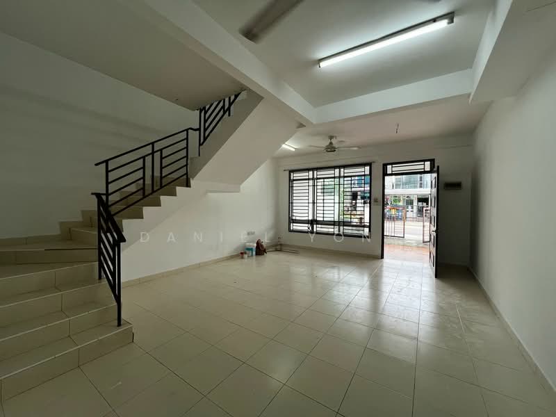 Rumah Teres 2 Tingkat untuk Dijual di Taman Senai Jaya (Senai) - Daniel Yong - Living Room - PropertyGuru.com.my
