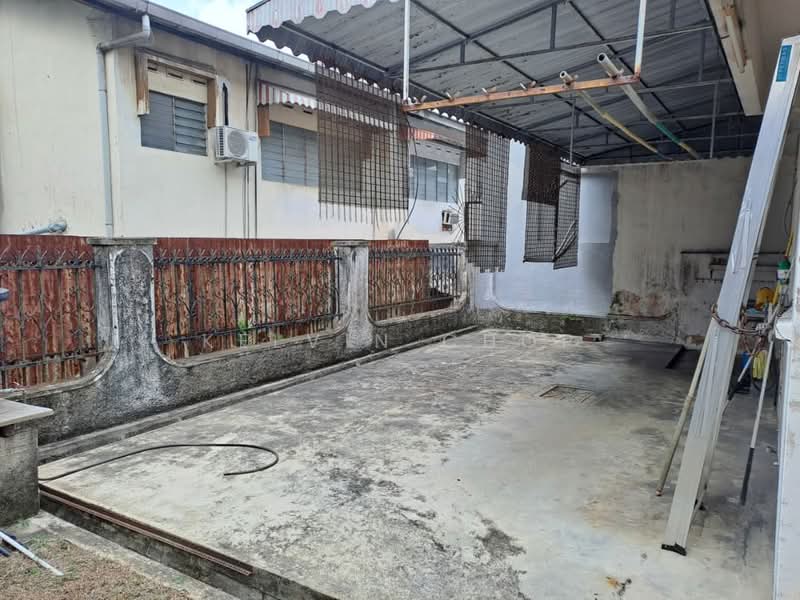 Semi-Detached House for Sale in Taman Pelangi (Johor Bahru) - Kelvin Chop - Exterior - PropertyGuru.com.my