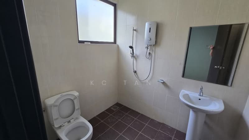 Rumah Teres 3 Tingkat untuk Dijual di Bandar Bayan Bahru (Bayan Lepas) - KC Tan - Bathroom - PropertyGuru.com.my