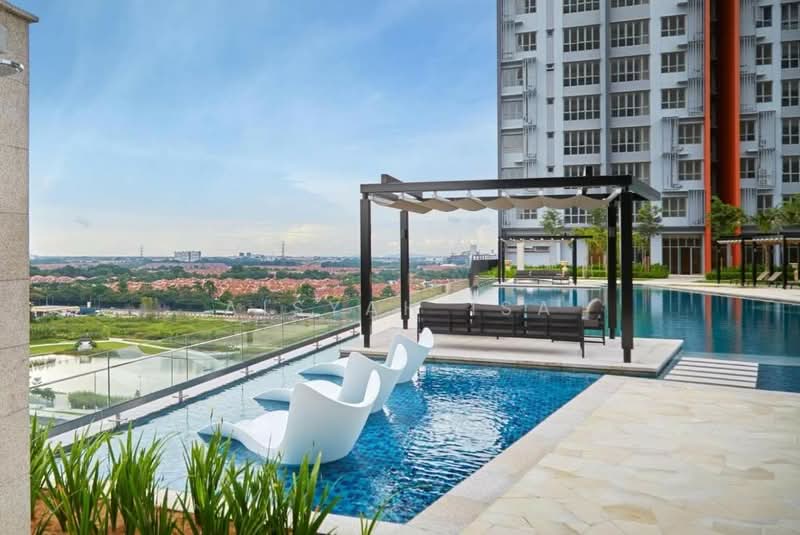 Servis Apartment untuk Disewa di Gravit8, Klang - Aisyah Isa - Pool - PropertyGuru.com.my