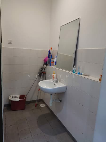 Shop / Office for Rent in Bay Avenue (Bayan Lepas) - Sherlene Choo - Bathroom - PropertyGuru.com.my