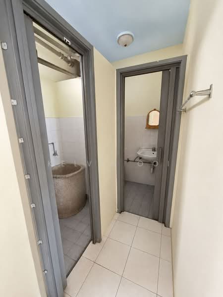 Rumah Flat untuk Dijual di Taman Sri Angsana - Kelvin Ooi - Bathroom - PropertyGuru.com.my