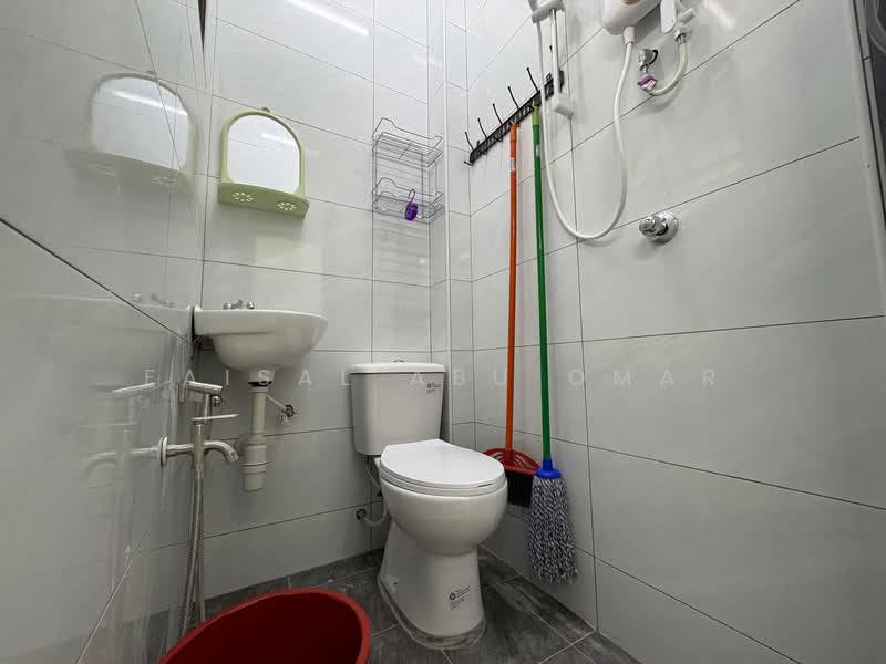 Rumah Teres 2 Tingkat untuk Disewa di Taman Sri Gombak (Gombak) - Faisal Abu Omar - Bathroom - PropertyGuru.com.my