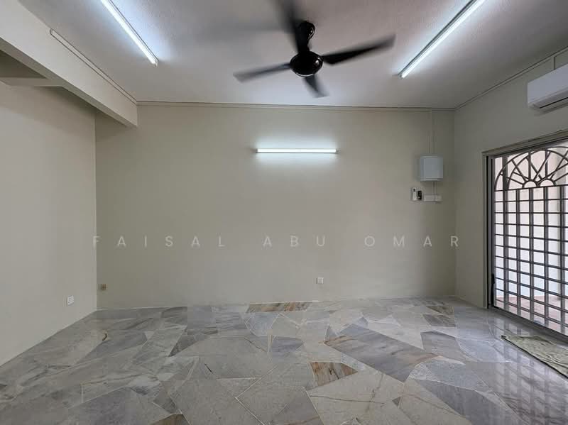 Rumah Teres 2 Tingkat untuk Disewa di Taman Sri Gombak (Gombak) - Faisal Abu Omar - Living Room - PropertyGuru.com.my